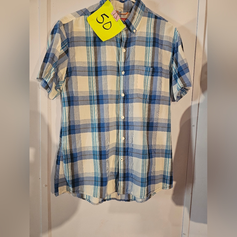 Izod Button Down Shirt Size Medium Blue And White Short Sleeves